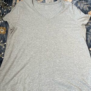 GAP Women's Heather Gray V-Neck Tee